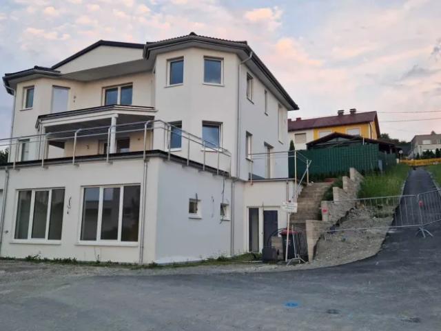 Haus Zu Vermieten Straßham Straßham 4032 ES104321730