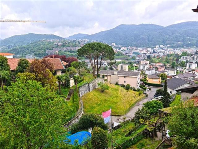 Haus zu verkaufen in Vacallo, Schweiz