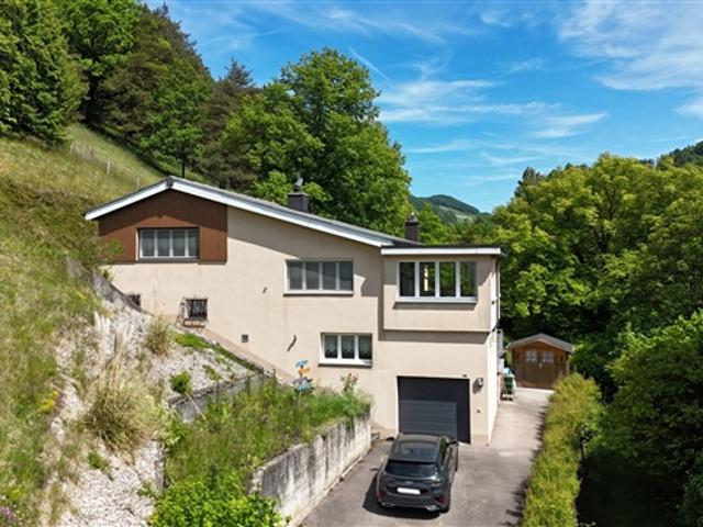 Haus zum Verkauf mit 6,5 Zimmern im Dorf Soyhières