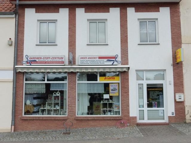 Haus zum Wohnen oder Gewerbe mit viel Platz zusätzlich im Hinterhaus