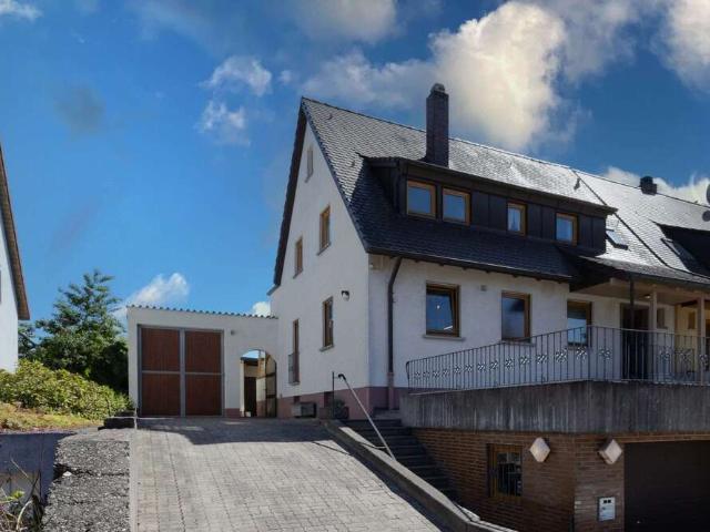 Haus zum Kaufen in Cadolzburg 470.000,00 EUR 194.76 m²
