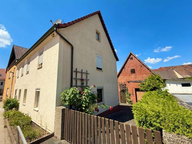Haus zum Kaufen in Cadolzburg 275.000,00 EUR 110 m²