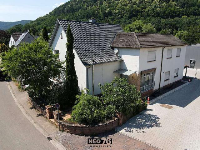 Haus zum Kaufen in Annweiler am Trifels 310.000,00 EUR 270 m²