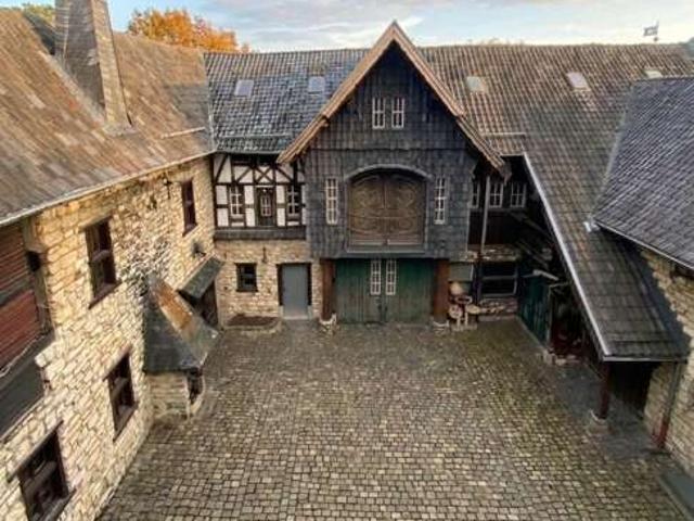 Haus zum Kaufen in Aachen 1.965.000,00 EUR 184 m²
