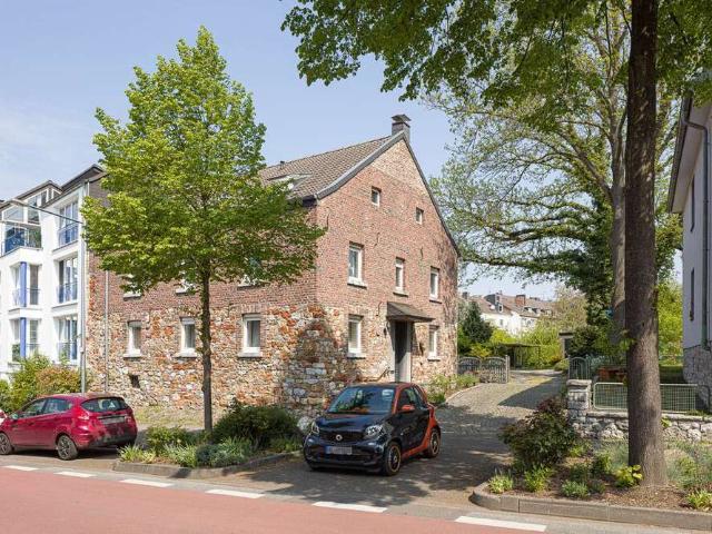 Haus zum Kaufen in Aachen 449.000,00 EUR 235 m²