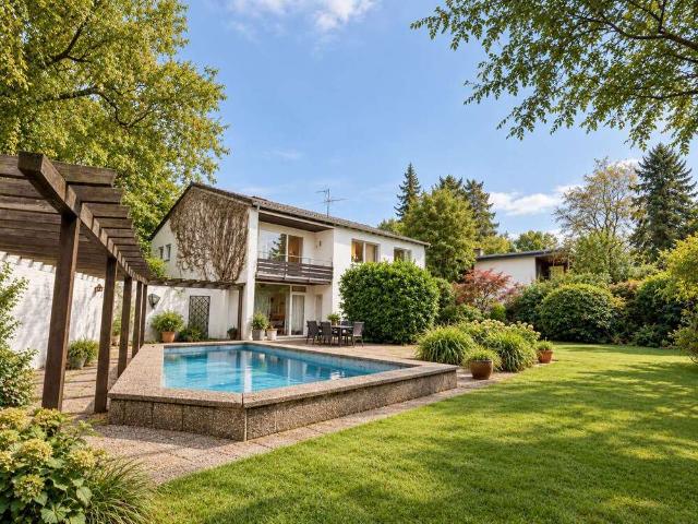 Haus zum Kaufen in Aachen 975.400,00 EUR 215.67 m²