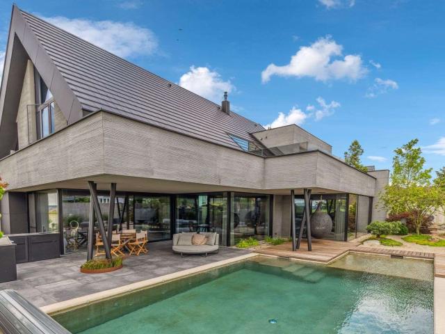 Haus zum Kaufen in Adelsdorf 2.970.000,00 EUR 417 m²