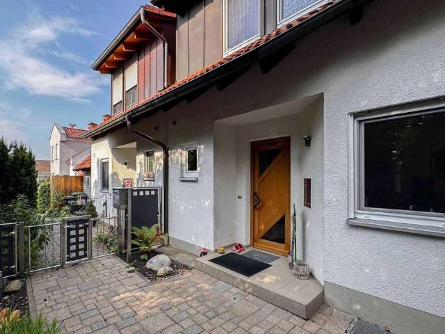 Haus zum Kaufen in Adelsdorf 335.000,00 EUR 91.23 m²