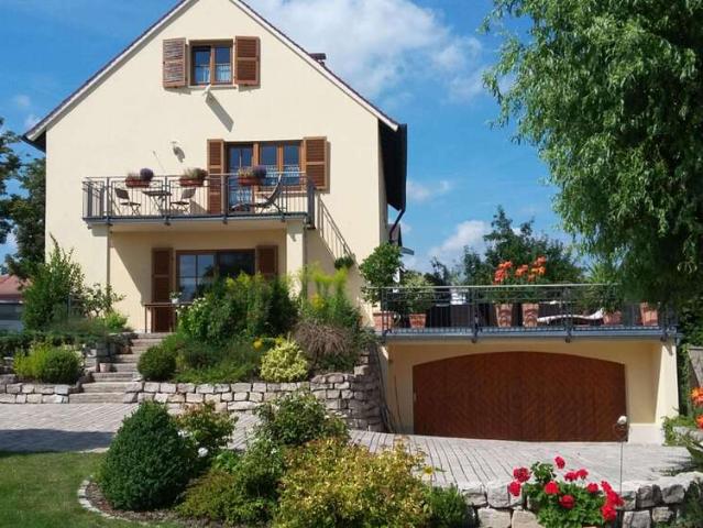 Haus zum Kaufen in Adelsdorf 611.000,00 EUR 176 m²