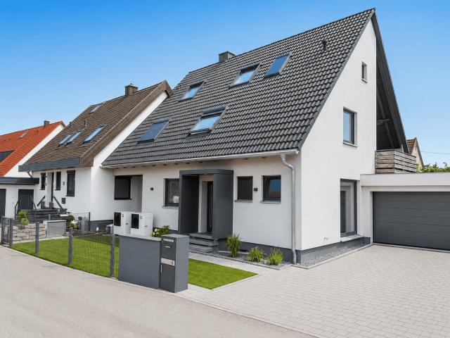Haus zum Kaufen in Adelzhausen 1.190.000,00 EUR 330.38 m²