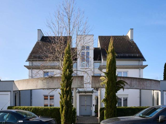 Haus zum Kaufen in Altdorf 1.680.000,00 EUR 296 m²