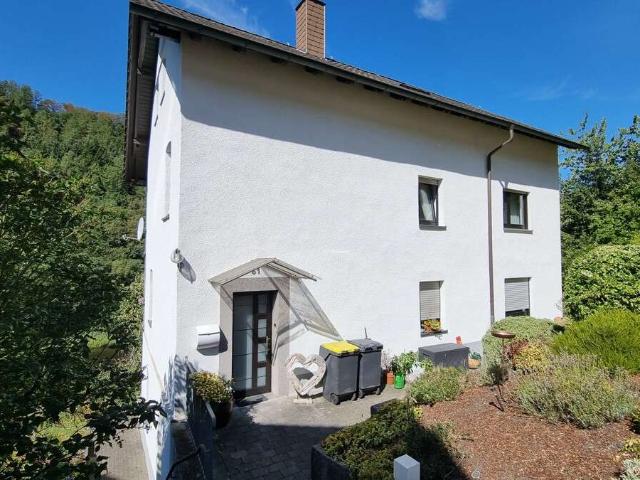 Haus zum Kaufen in Altena 268.000,00 EUR 210 m²