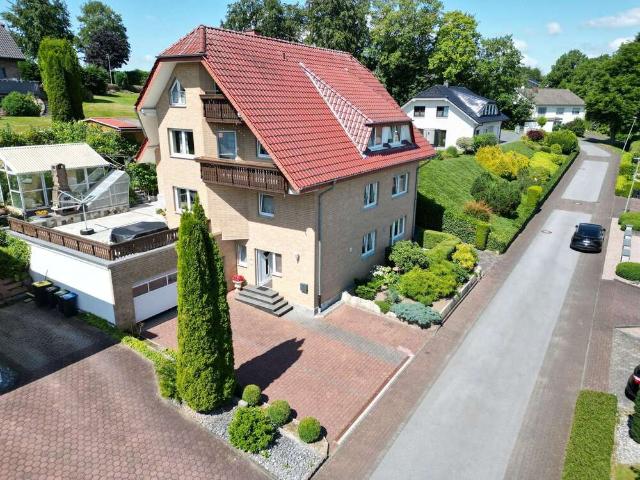 Haus zum Kaufen in Altenbeken 459.000,00 EUR 250 m²