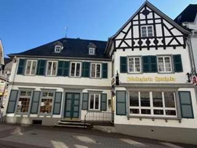 Haus zum Kaufen in Altenkirchen Westerwald 429.880,00 EUR 245 m²