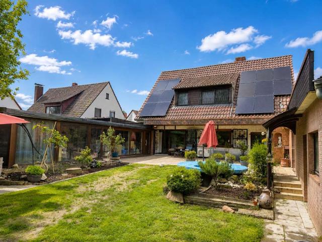 Haus zum Kaufen in Altrip 795.000,00 EUR 210 m²