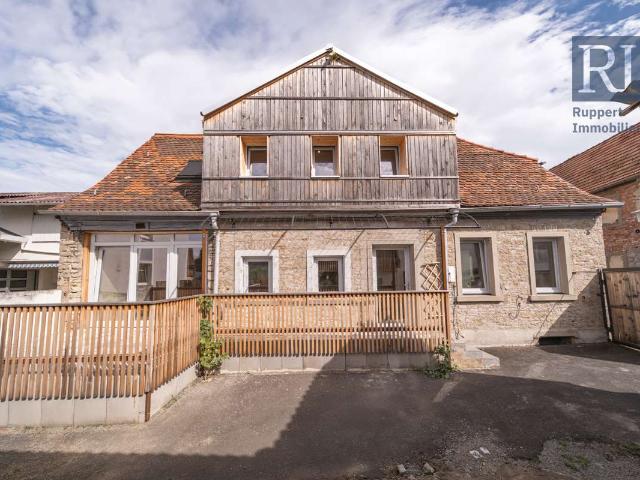 Haus zum Kaufen in Albertshofen 420.000,00 EUR 198 m²