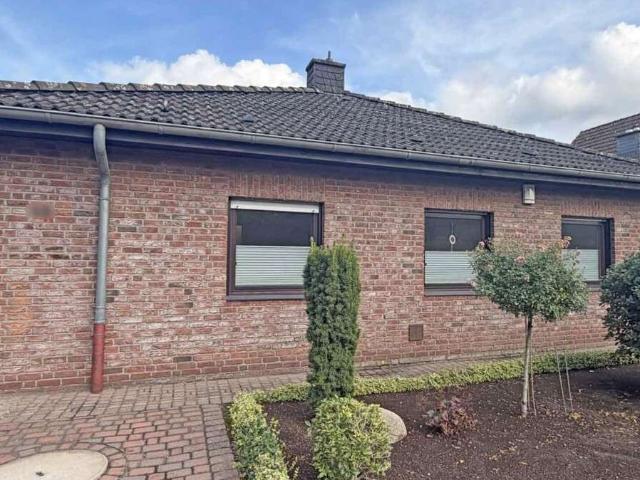 Haus zum Kaufen in Alpen 369.000,00 EUR 98.8 m²