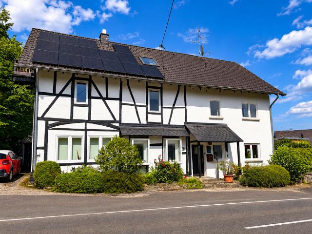 Haus zum Kaufen in Asbach 298.500,00 EUR 306 m²