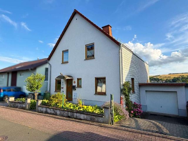 Haus zum Kaufen in Aßlar 335.000,00 EUR 174 m²