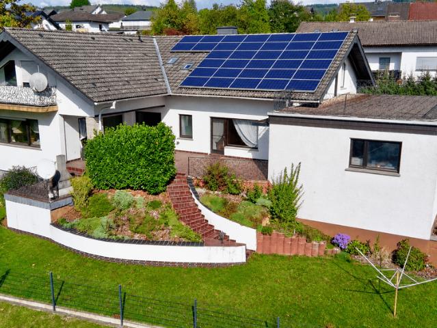 Haus zum Kaufen in Aßlar 550.000,00 EUR 304.5 m²