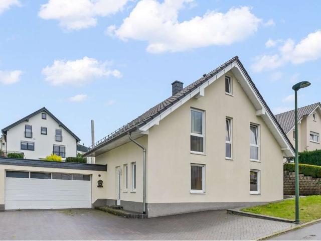 Haus zum Kaufen in Attendorn 450.000,00 EUR 136.11 m²