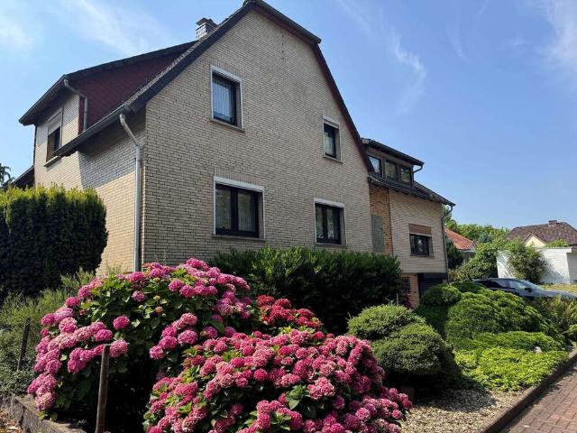 Haus zum Kaufen in Auetal 300.000,00 EUR 243 m²