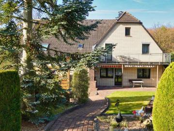 Haus zum Kaufen in Auetal 300.000,00 EUR 243 m²