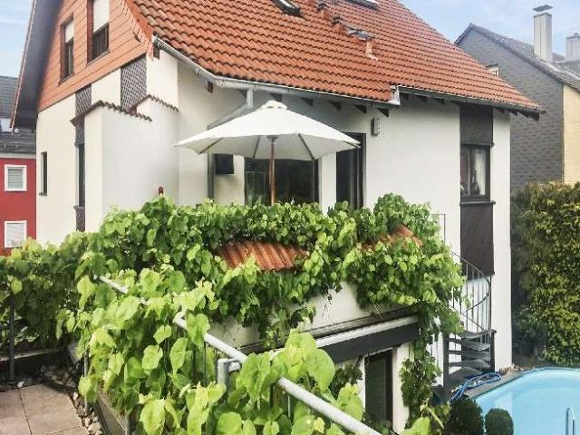 Haus zum Kaufen in Bonn Holzlar 696.000,00 EUR 238 m²