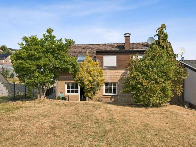 Haus zum Kaufen in Bornheim 385.000,00 EUR 210.14 m²