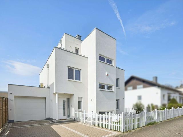 Haus zum Kaufen in Bad Nauheim 1.290.000,00 EUR 237.99 m²