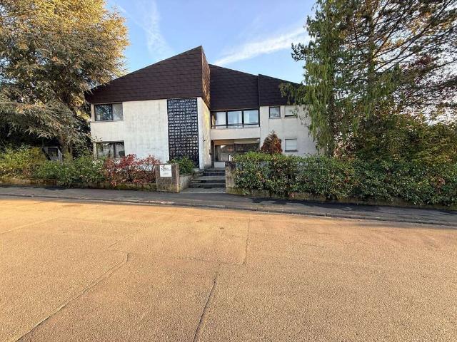 Haus zum Kaufen in Bad Nauheim 649.000,00 EUR 370 m²