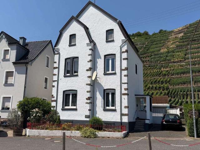 Haus zum Kaufen in Bad Neuenahr Ahrweiler Walporzheim 329.000,00 EUR 126.29 m²