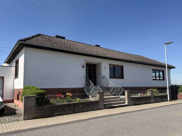 Haus zum Kaufen in Bad Neuenahr Ahrweiler Ramersbach 280.000,00 EUR 135.1 m²