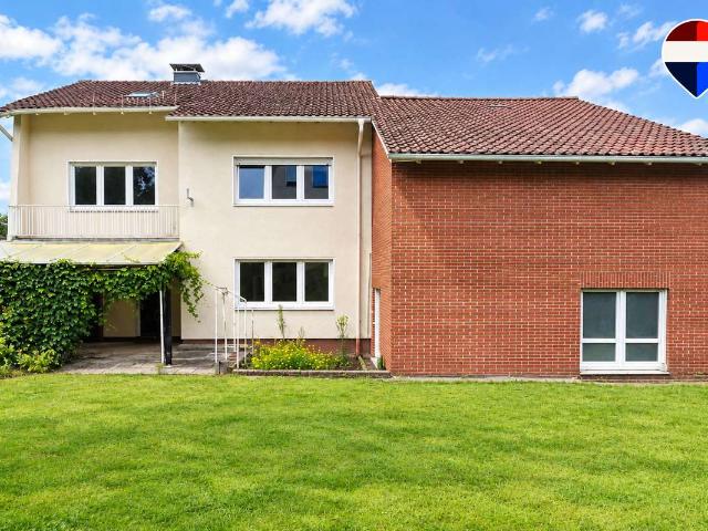 Haus zum Kaufen in Bad Oeynhausen 329.000,00 EUR 324 m²