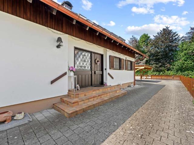 Haus zum Kaufen in Bad Buchau 599.000,00 EUR 236.59 m²