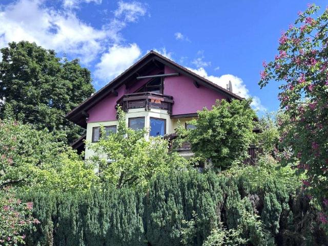 Haus zum Kaufen in Bad Bellingen 680.000,00 EUR 196.95 m²