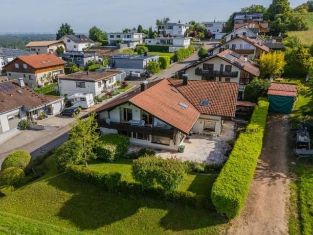 Haus zum Kaufen in Bad Bellingen 750.000,00 EUR 233.64 m²