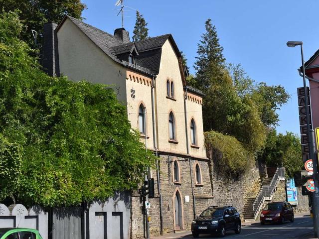 Haus zum Kaufen in Bad Camberg 382.000,00 EUR 205 m²
