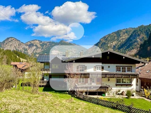 Haus zum Kaufen in Bad Hindelang 899.000,00 EUR 370 m²