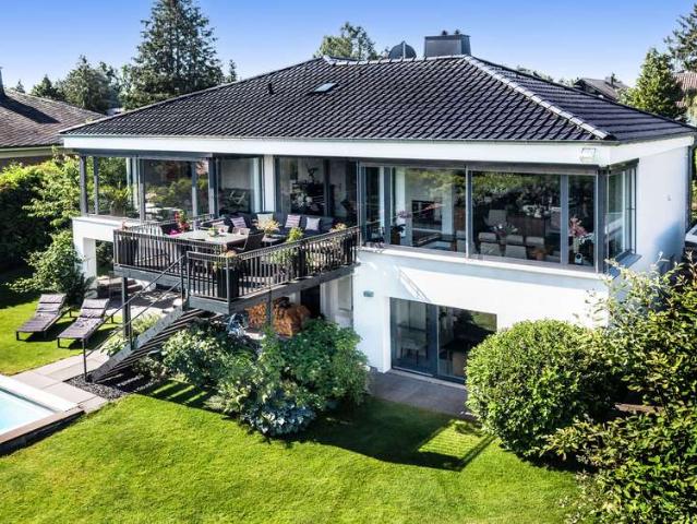 Haus zum Kaufen in Bad Homburg 2.690.000,00 EUR 299.22 m²