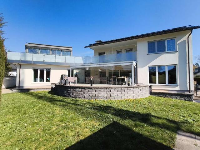 Haus zum Kaufen in Bad Homburg vor der Höhe Dornholzhausen 2.990.000,00 EUR 476 m²