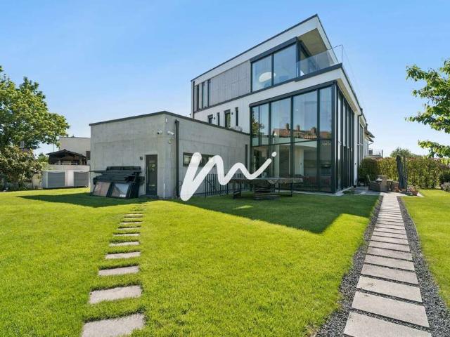 Haus zum Kaufen in Bad Homburg vor der Höhe 2.300.000,00 EUR 430.29 m²