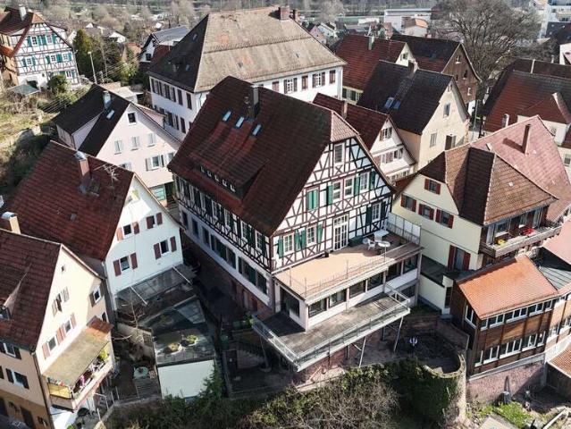 Haus zum Kaufen in Bad Liebenzell 479.000,00 EUR 695 m²