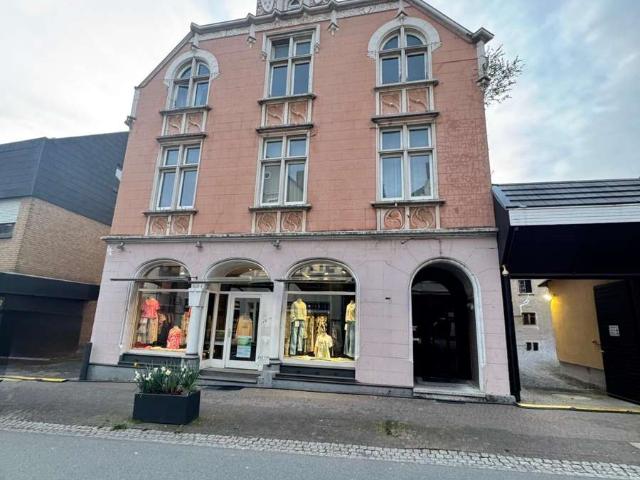 Haus zum Kaufen in Bad Salzuflen 289.999,00 EUR 245 m²