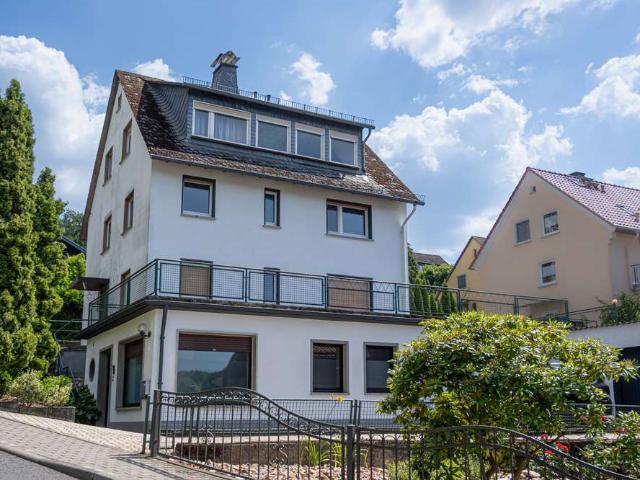 Haus zum Kaufen in Bad Schwalbach 325.000,00 EUR 265 m²