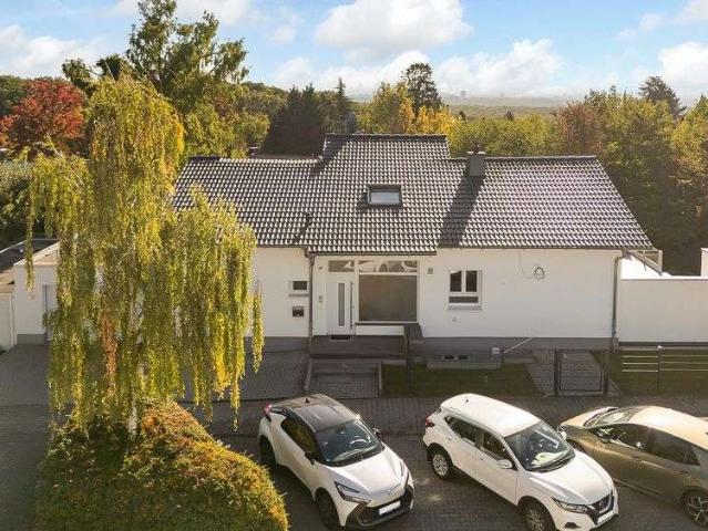 Haus zum Kaufen in Bad Soden am Taunus 2.150.000,00 EUR 308.18 m²