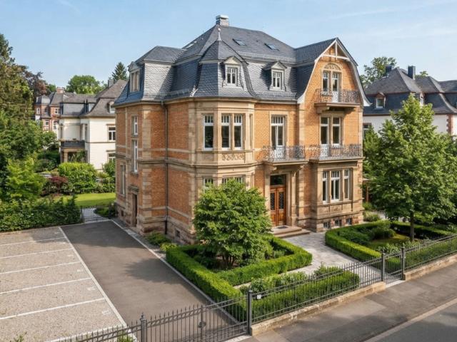 Haus zum Kaufen in Bad Soden 1.350.000,00 EUR 302 m²