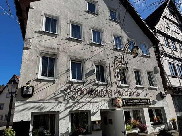 Haus zum Kaufen in Bad Urach 1.085.000,00 EUR 342.11 m²