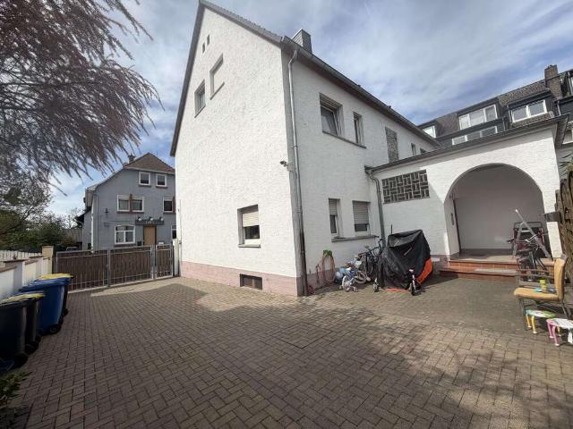 Haus zum Kaufen in Bad Vilbel Dortelweil 795.000,00 EUR 240 m²