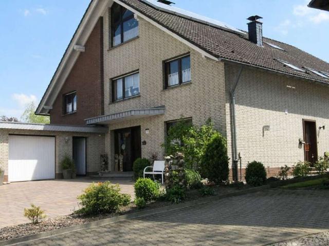 Haus zum Kaufen in Bad Wünnenberg OT Fürstenberg 420.000,00 EUR 330 m²